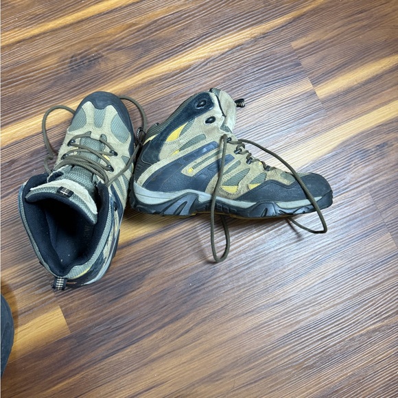 Wolverine Tan and Black Trail Boots